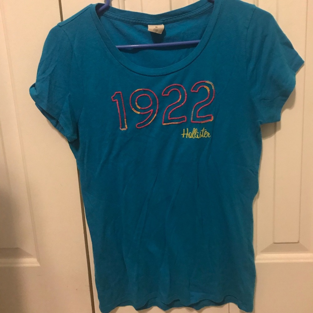 Hollister tee